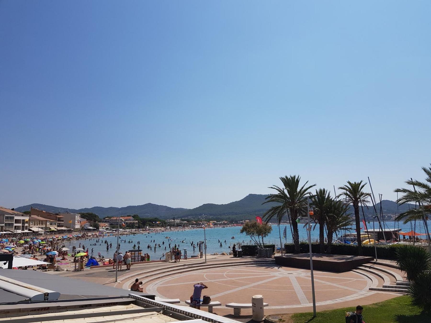 Apartamento Les Pieds Dans L'Eau Saint-Cyr-sur-Mer Exterior foto