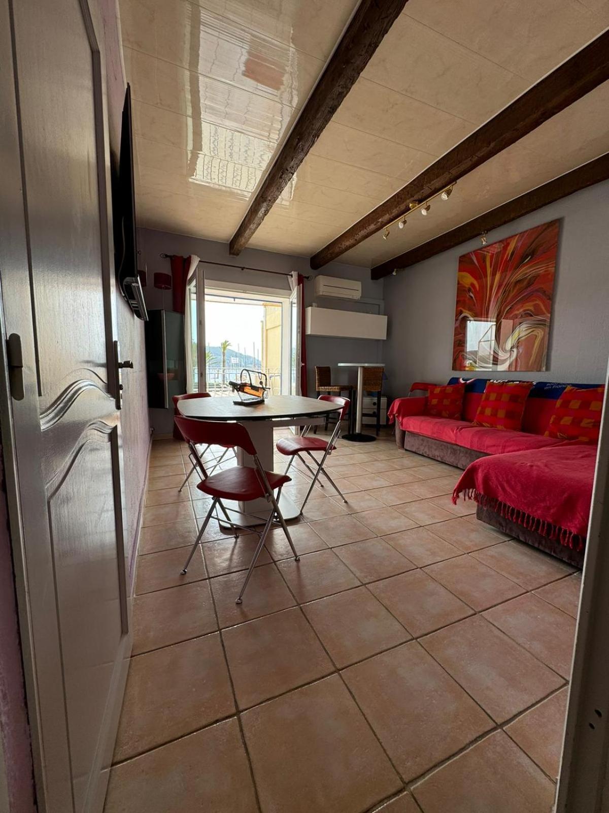 Apartamento Les Pieds Dans L'Eau Saint-Cyr-sur-Mer Exterior foto